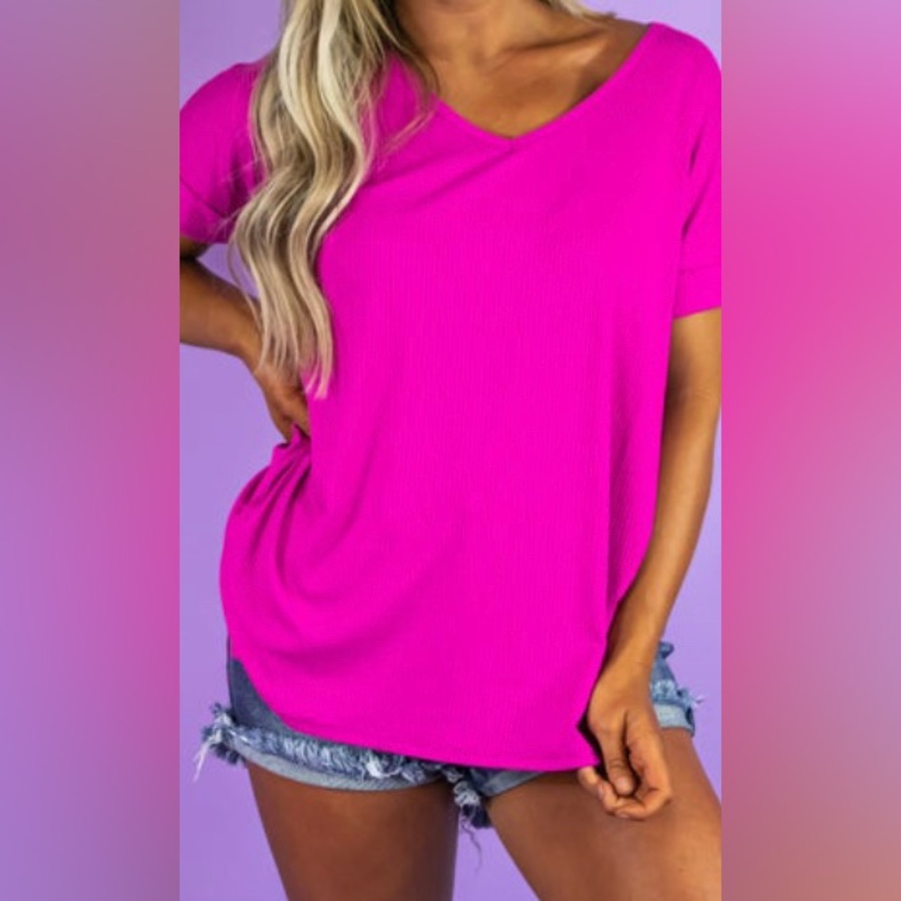 Zenana magenta ribbed split hem tee